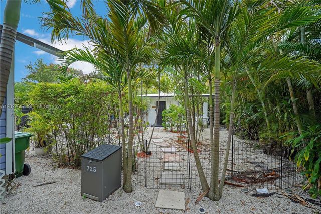 725 SW 2nd Ct 2, Fort Lauderdale, FL 33312