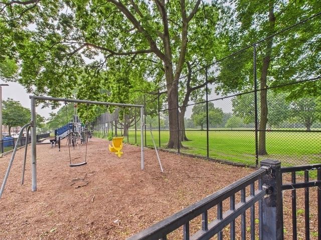 1729 E 67th Street 2E, Chicago, IL 60649