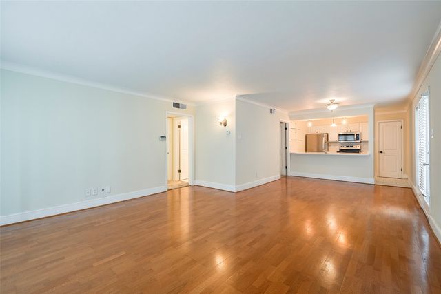 5907 E University Boulevard 101, Dallas, TX 75206
