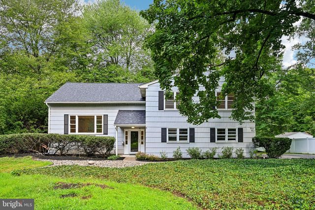 28 PINE KNOLL DR, Lawrence Twp, NJ 08648