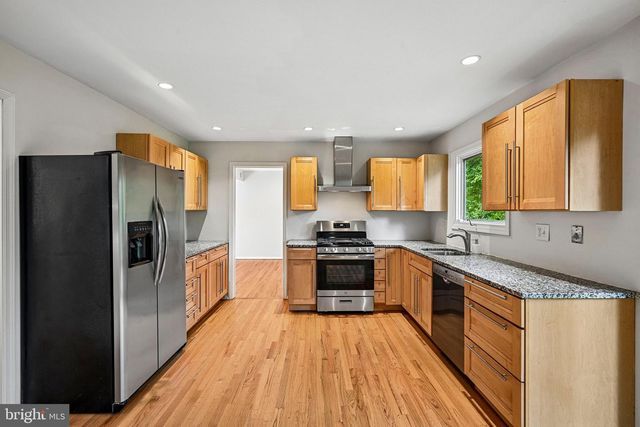 28 PINE KNOLL DR, Lawrence Twp, NJ 08648