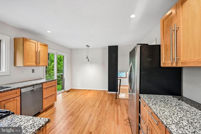 28 PINE KNOLL DR, Lawrence Twp, NJ 08648