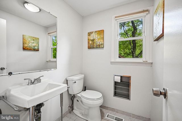 28 PINE KNOLL DR, Lawrence Twp, NJ 08648