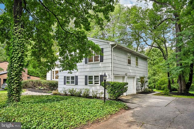 28 PINE KNOLL DR, Lawrence Twp, NJ 08648