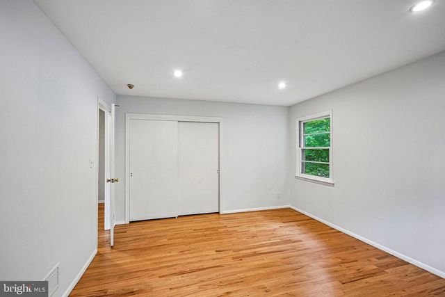 28 PINE KNOLL DR, Lawrence Twp, NJ 08648