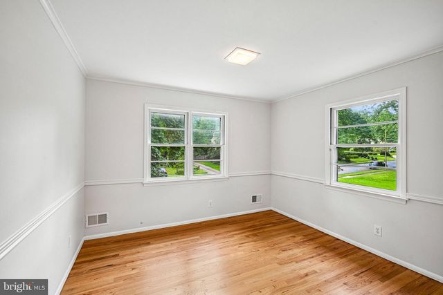 28 PINE KNOLL DR, Lawrence Twp, NJ 08648