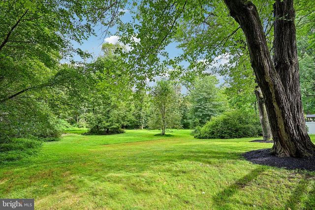 28 PINE KNOLL DR, Lawrence Twp, NJ 08648
