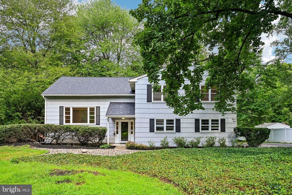 28 PINE KNOLL DR, LAWRENCE TWP, NJ 08648 — photo 2