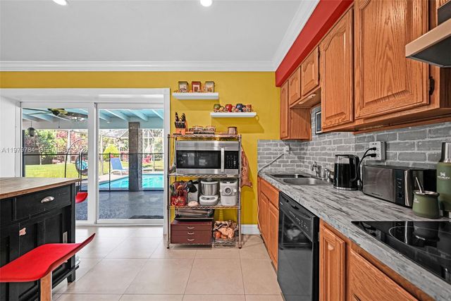 8935 SW 186th Terrace, Cutler Bay, FL 33157