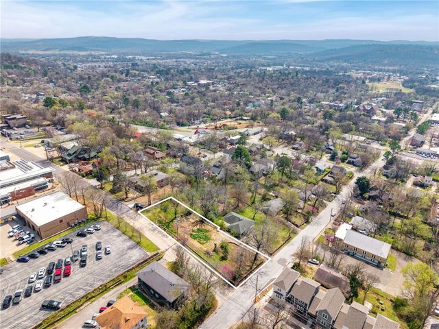 208 S Locust Avenue, Fayetteville, AR 72701