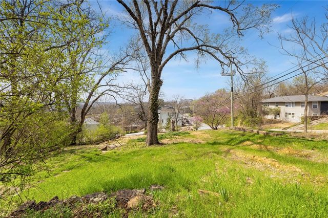 208 S Locust Avenue, Fayetteville, AR 72701