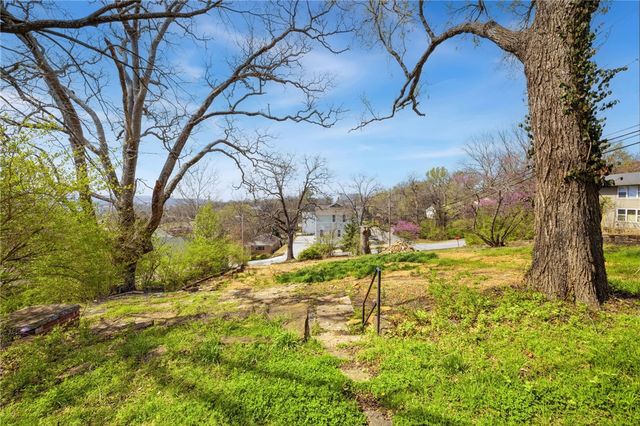 208 S Locust Avenue, Fayetteville, AR 72701