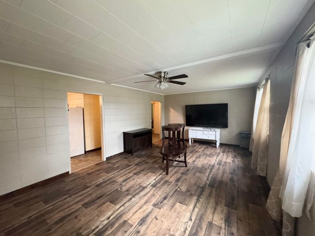 567 Eastview Dr., Laurel, MS 39443