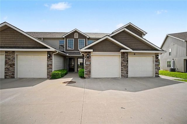 5417 N Hickory Street, Kansas City, MO 64118