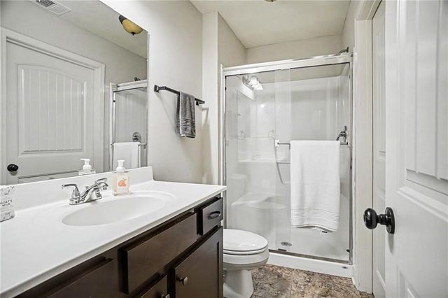 5417 N Hickory Street, Kansas City, MO 64118