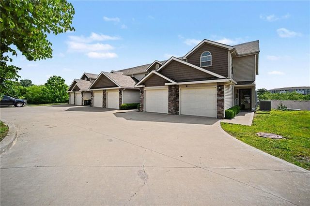 5417 N Hickory Street, Kansas City, MO 64118