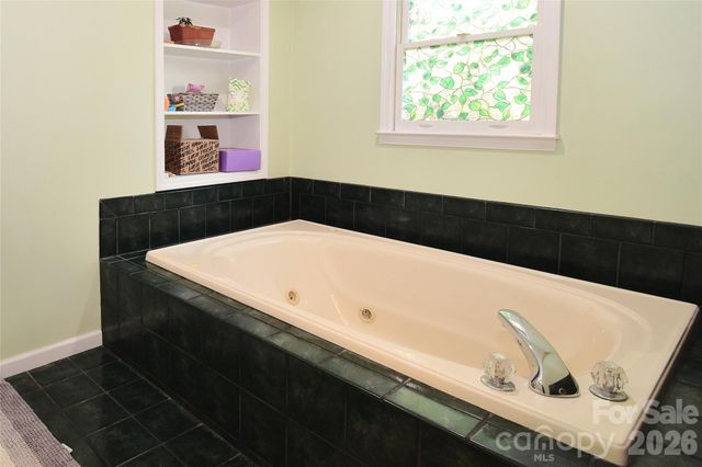 36 Cardinal Lane, Candler, NC 28715