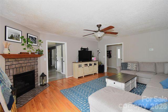 36 Cardinal Lane, Candler, NC 28715