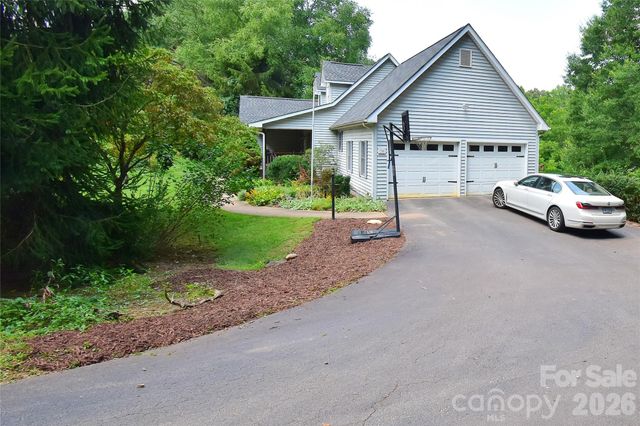 36 Cardinal Lane, Candler, NC 28715