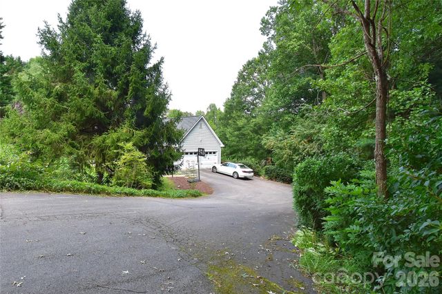 36 Cardinal Lane, Candler, NC 28715