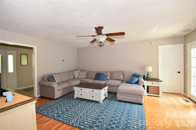 36 Cardinal Lane, Candler, NC 28715