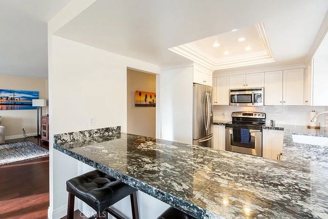 615 N Guadalupe 2, Redondo Beach, CA 90277