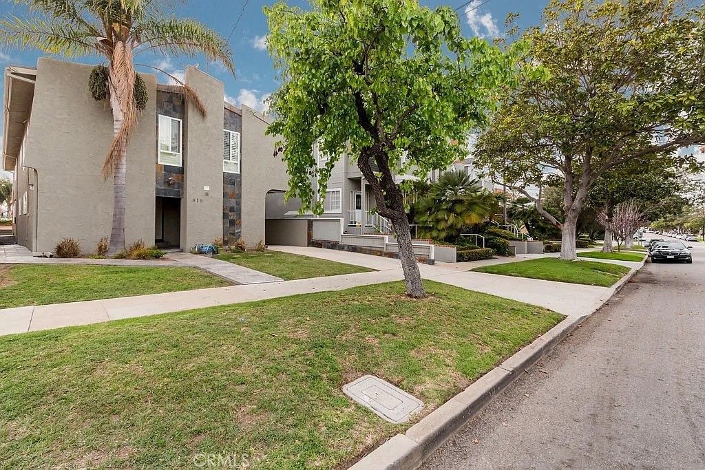 615 N Guadalupe 2, Redondo Beach, CA 90277