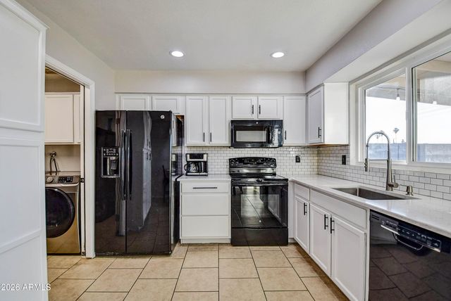 2030 W WESTERN Drive, Chandler, AZ 85224