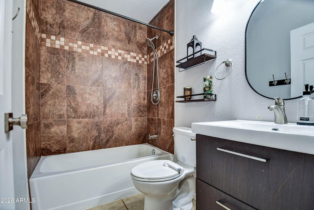 Image 15 of property listing at 2030 W WESTERN Drive, Chandler, AZ 85224