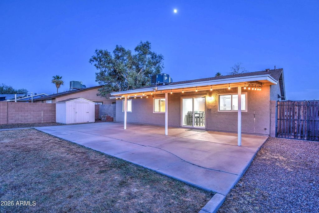 Image 23 of property listing at 2030 W WESTERN Drive, Chandler, AZ 85224