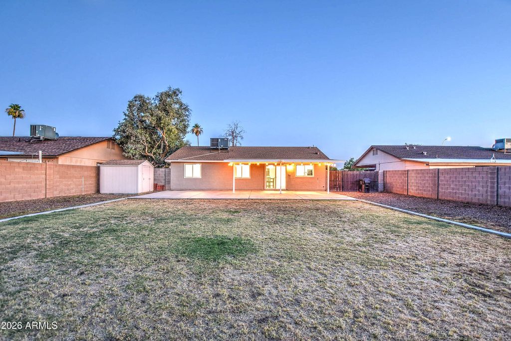 Image 25 of property listing at 2030 W WESTERN Drive, Chandler, AZ 85224