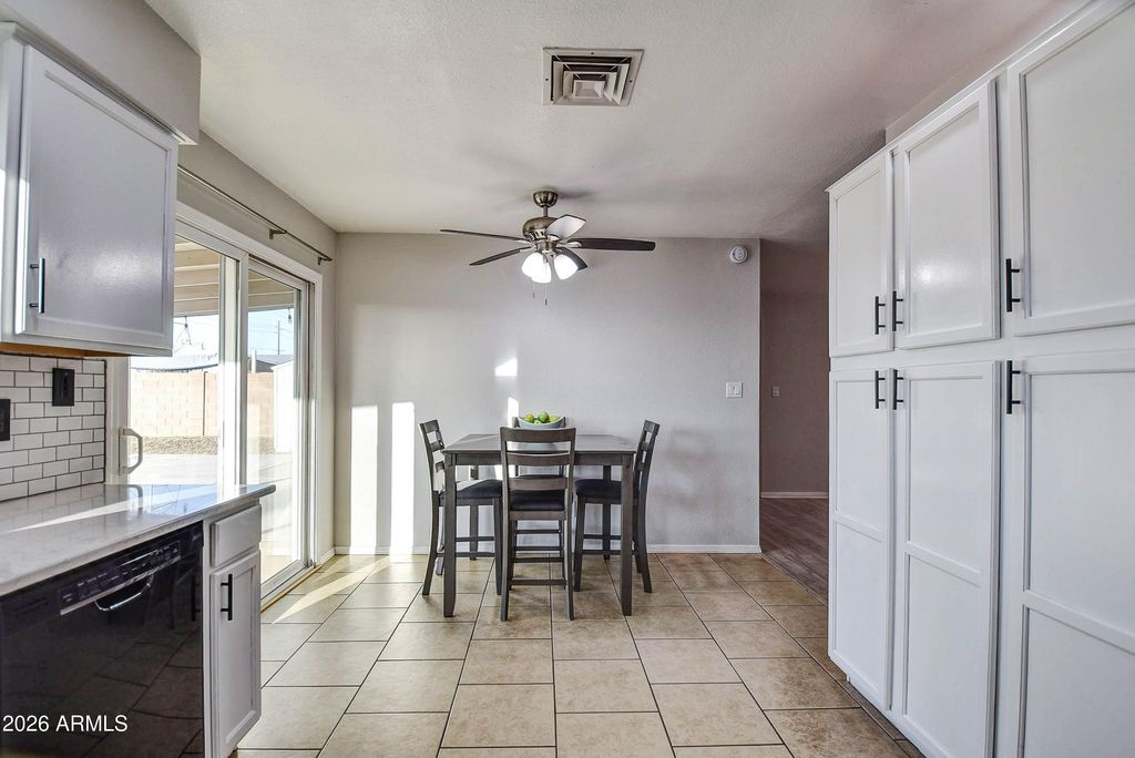 Image 9 of property listing at 2030 W WESTERN Drive, Chandler, AZ 85224