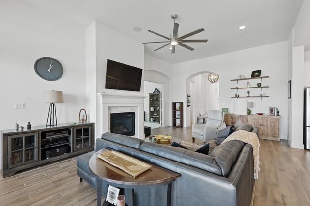 213 Calmwater Cove, Mckinney, TX 75071