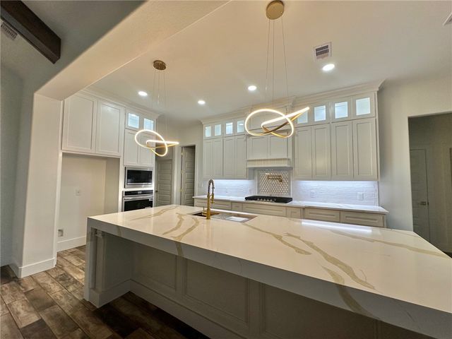 1474 Irigoyen Ct, Corpus Christi, TX 78415