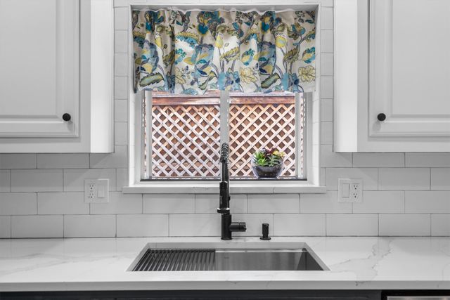 1813 Lake Side Lane, Plano, TX 75023