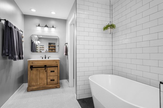 1813 Lake Side Lane, Plano, TX 75023