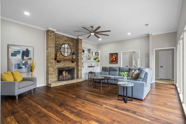 1813 Lake Side Lane, Plano, TX 75023