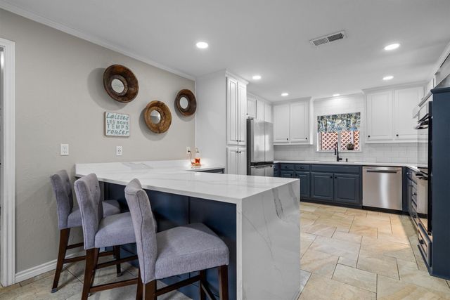 1813 Lake Side Lane, Plano, TX 75023