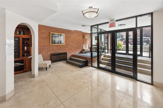 636 N Terrace Avenue 2B, Fleetwood, NY 10552