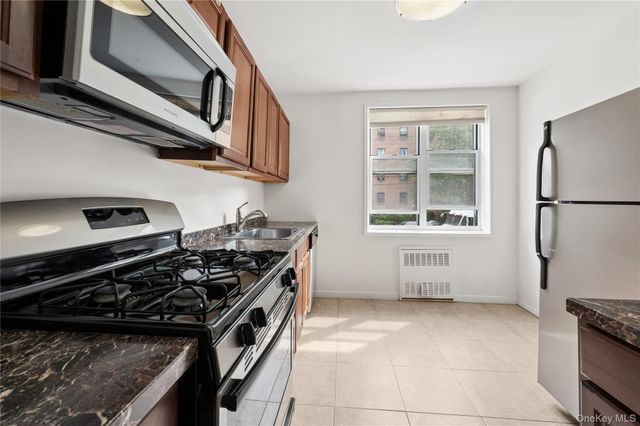 636 N Terrace Avenue 2B, Fleetwood, NY 10552