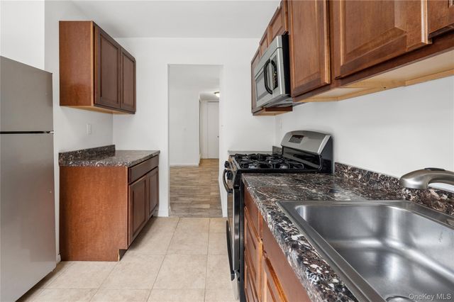 636 N Terrace Avenue 2B, Fleetwood, NY 10552