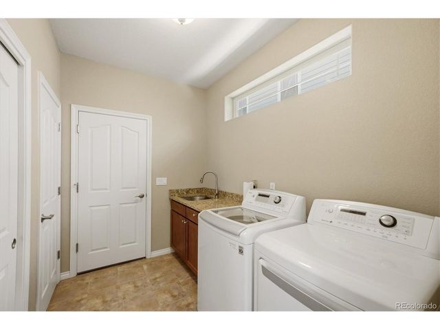 8711 Wild Horse Way, Longmont, CO 80504