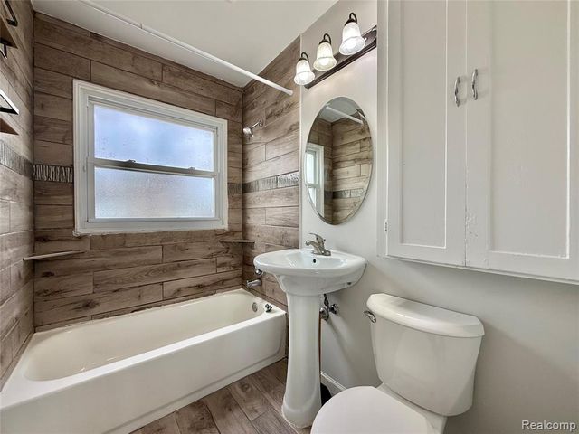 26641 Ridgemont Street, Roseville, MI 48066