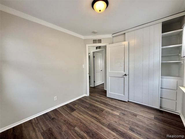 26641 Ridgemont Street, Roseville, MI 48066