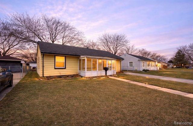 26641 Ridgemont Street, Roseville, MI 48066