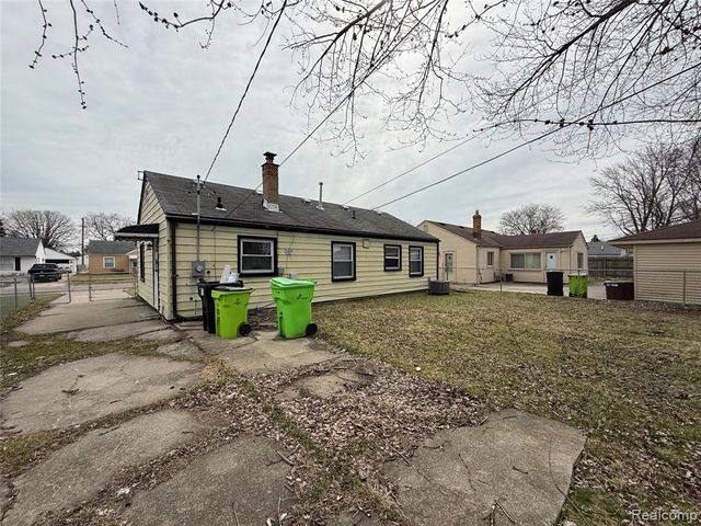 26641 Ridgemont Street, Roseville, MI 48066