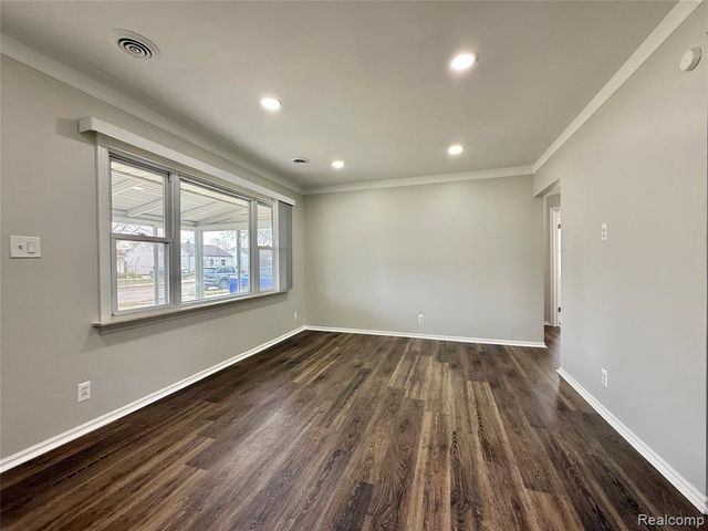 26641 Ridgemont Street, Roseville, MI 48066