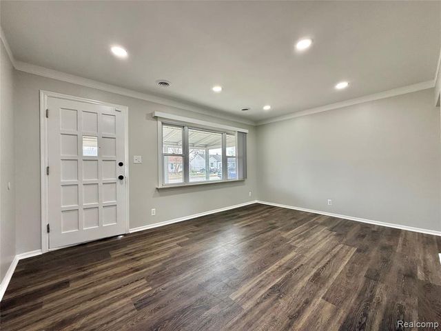 26641 Ridgemont Street, Roseville, MI 48066