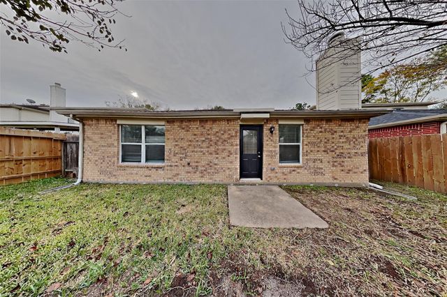 10414 Falling River Drive, Houston, TX 77095
