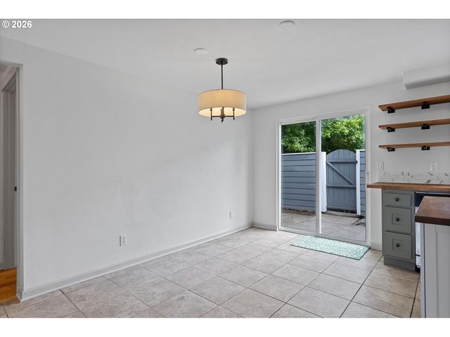 1255 Nw TRAIL Ave 1, Portland, OR 97229